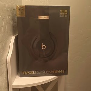 Beats Studio 3 Wireless Headphones - Skyline Collection